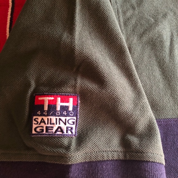 Vintage Tommy Hilfiger polo - Picture 7 of 8